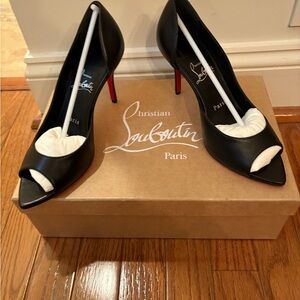 Christian Louboutin pumps NIB